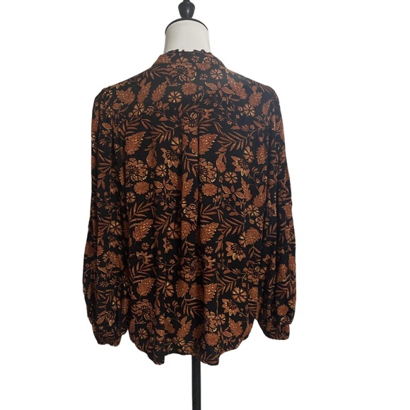 Dex Flowy Long Sleeved Blouse size medium - Picture 3 of 4